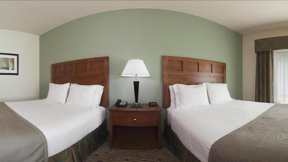 Holiday Inn Express & Suites Ripley By Ihg Bagian luar foto