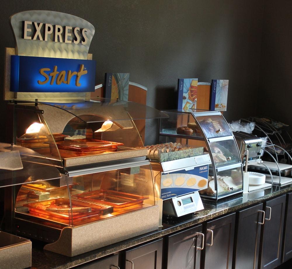 Holiday Inn Express & Suites Ripley By Ihg Bagian luar foto
