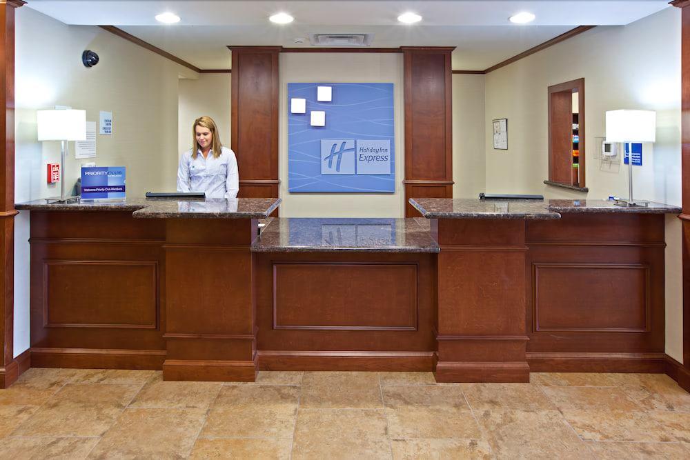 Holiday Inn Express & Suites Ripley By Ihg Bagian luar foto