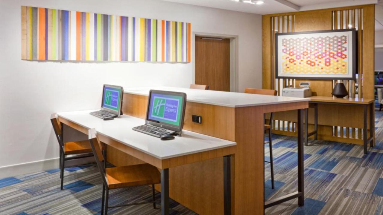 Holiday Inn Express & Suites Ripley By Ihg Bagian luar foto