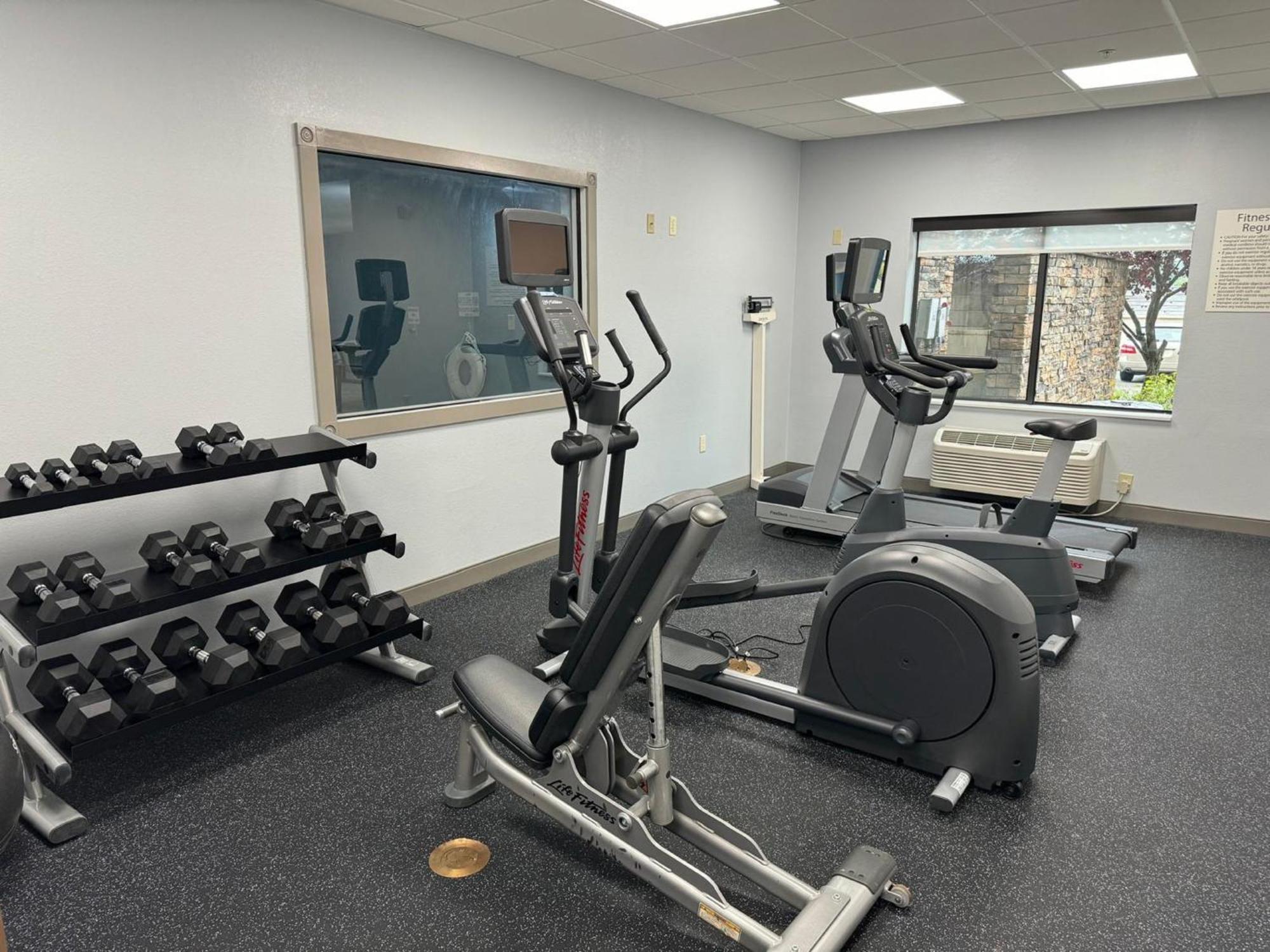 Holiday Inn Express & Suites Ripley By Ihg Bagian luar foto
