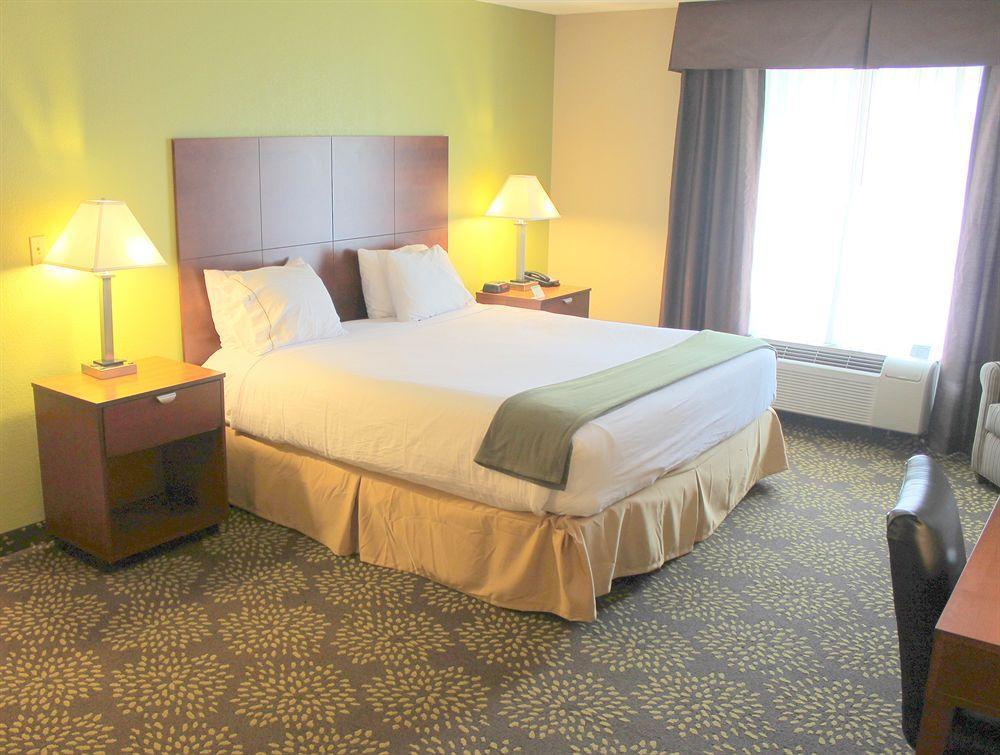Holiday Inn Express & Suites Ripley By Ihg Bagian luar foto