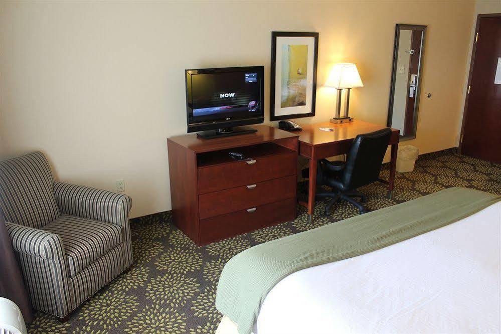 Holiday Inn Express & Suites Ripley By Ihg Bagian luar foto
