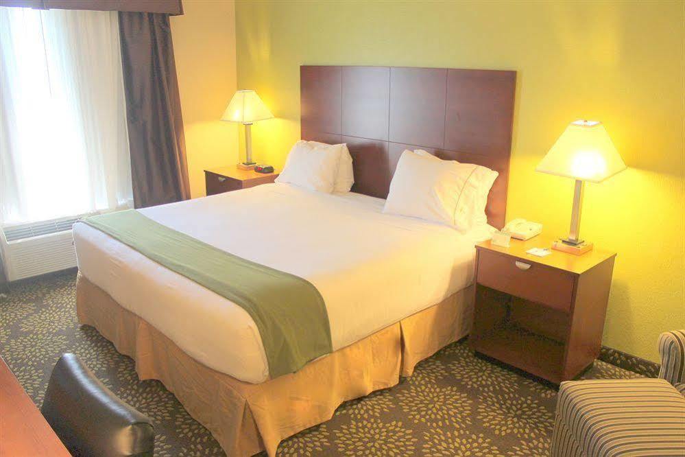 Holiday Inn Express & Suites Ripley By Ihg Bagian luar foto