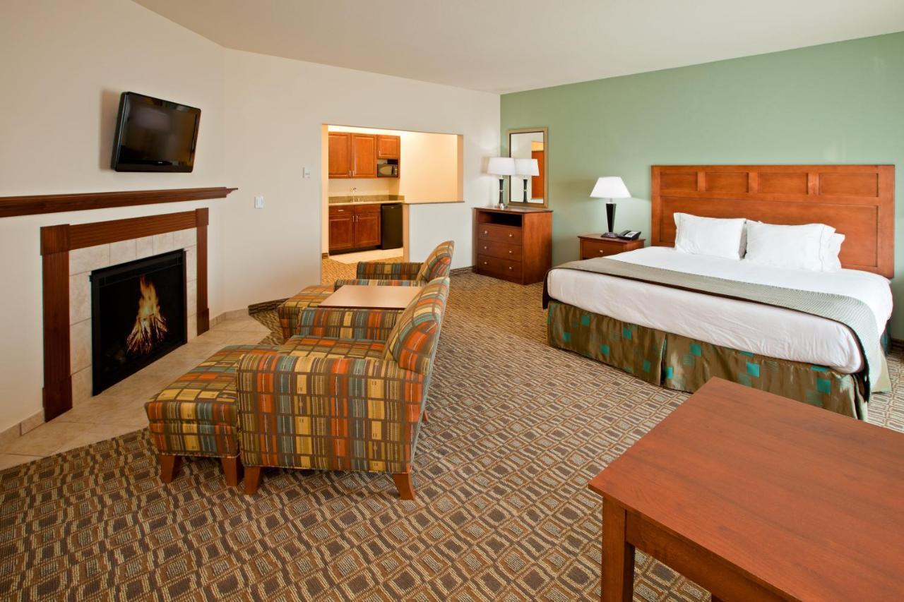 Holiday Inn Express & Suites Ripley By Ihg Bagian luar foto